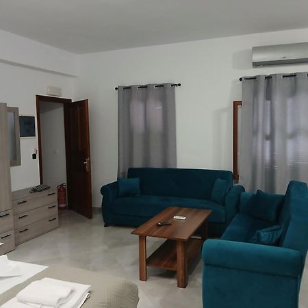 Kastello Appartement Meyísti Buitenkant foto