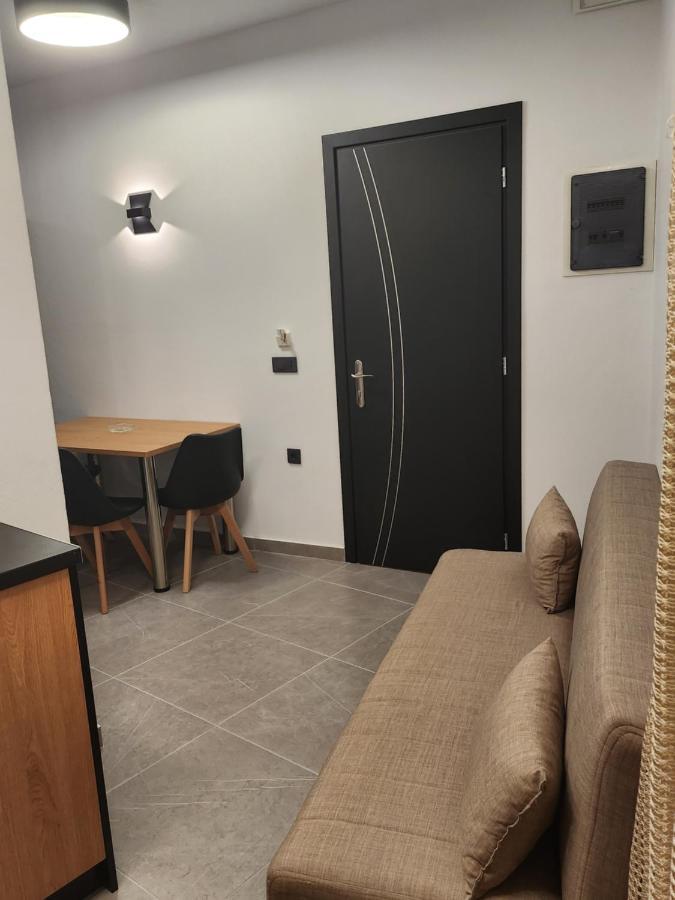 Kastello Appartement Meyísti Buitenkant foto