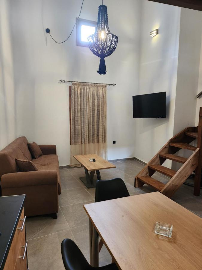 Kastello Appartement Meyísti Buitenkant foto