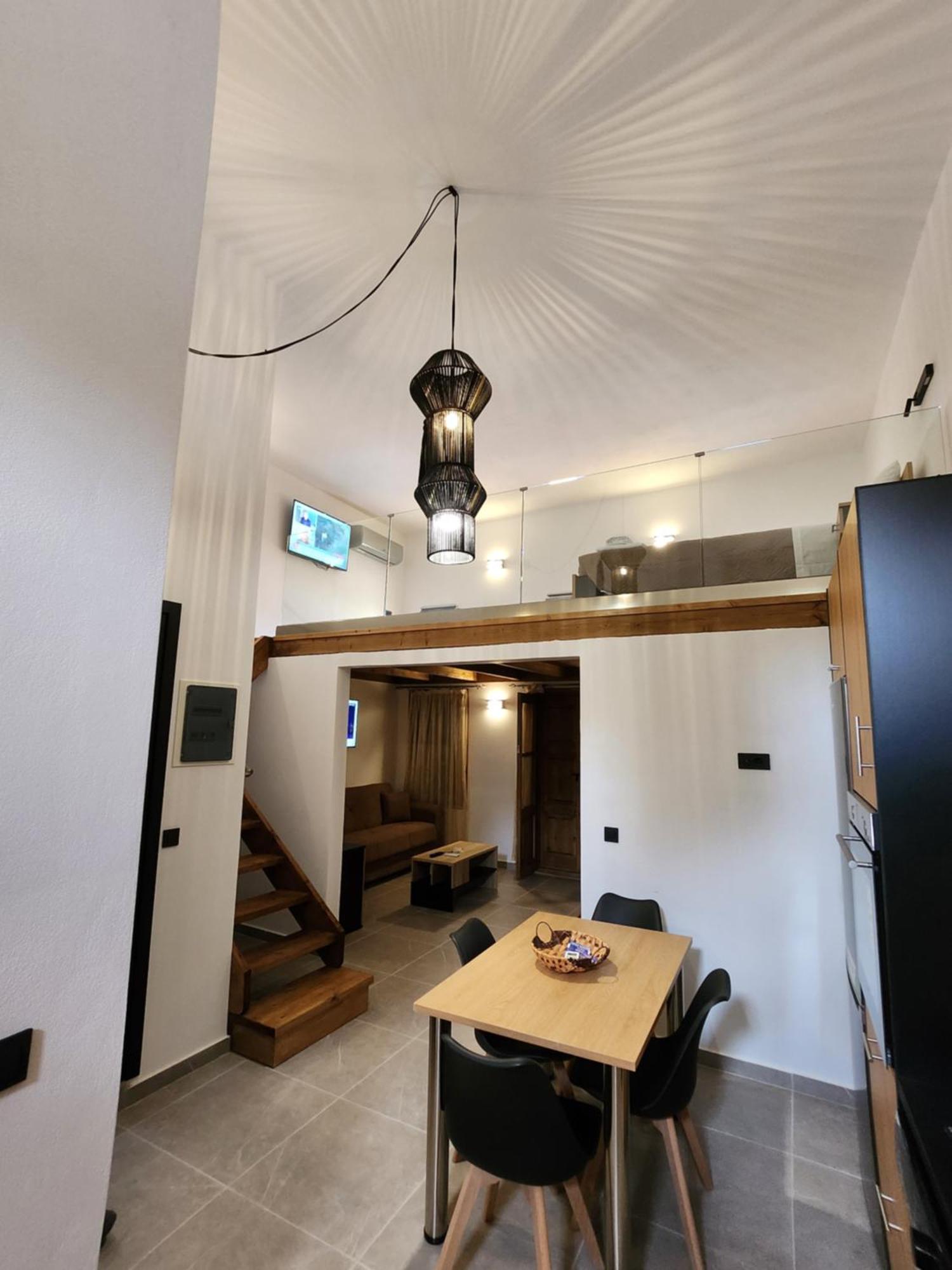 Kastello Appartement Meyísti Buitenkant foto