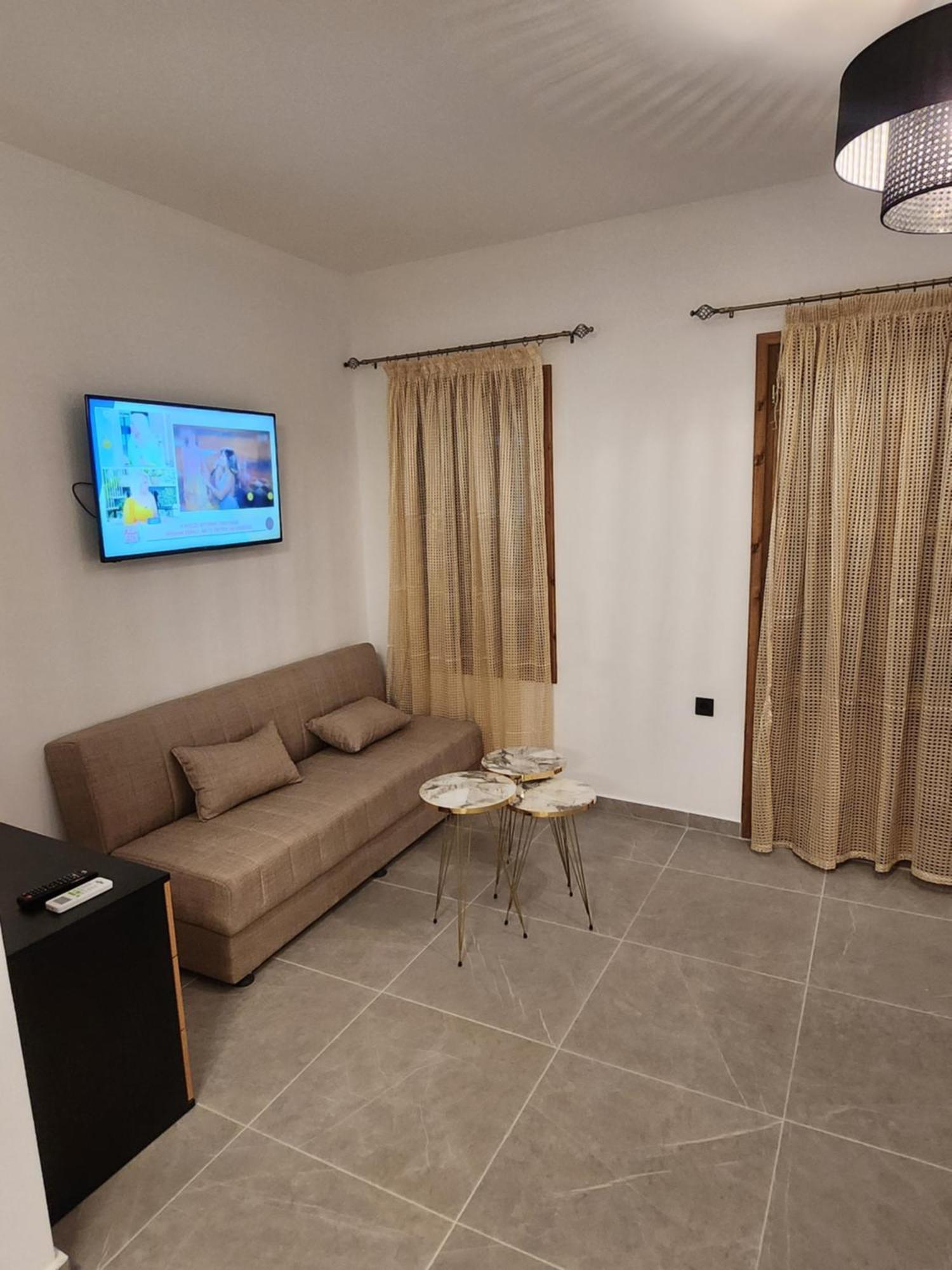 Kastello Appartement Meyísti Buitenkant foto