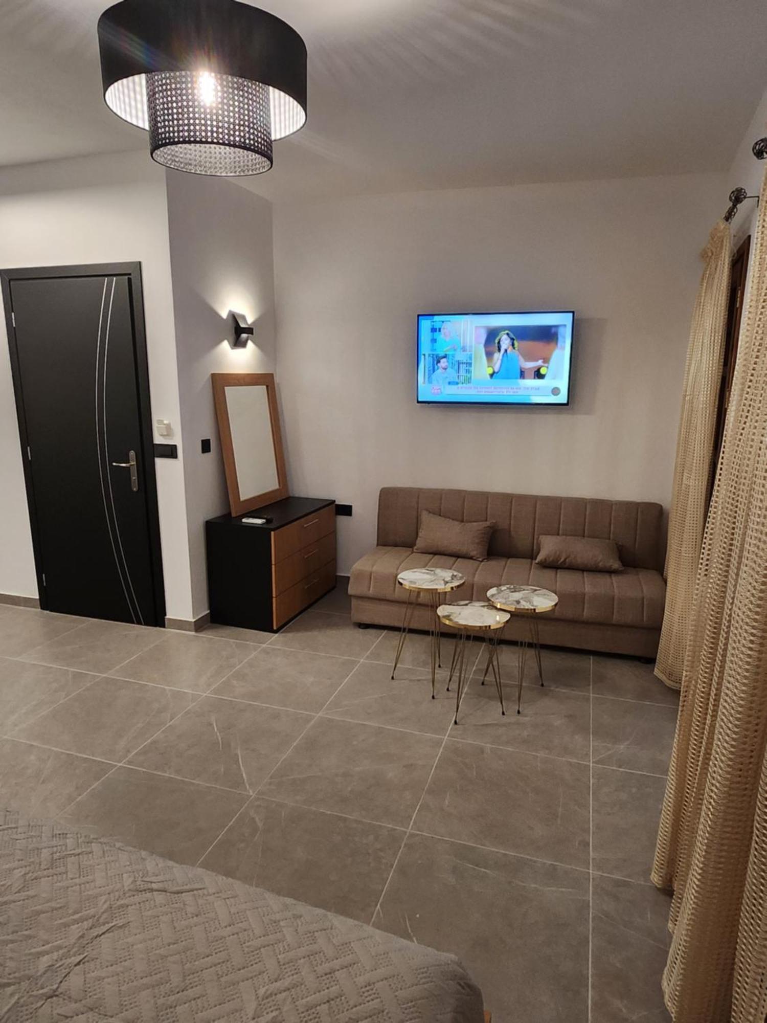 Kastello Appartement Meyísti Buitenkant foto