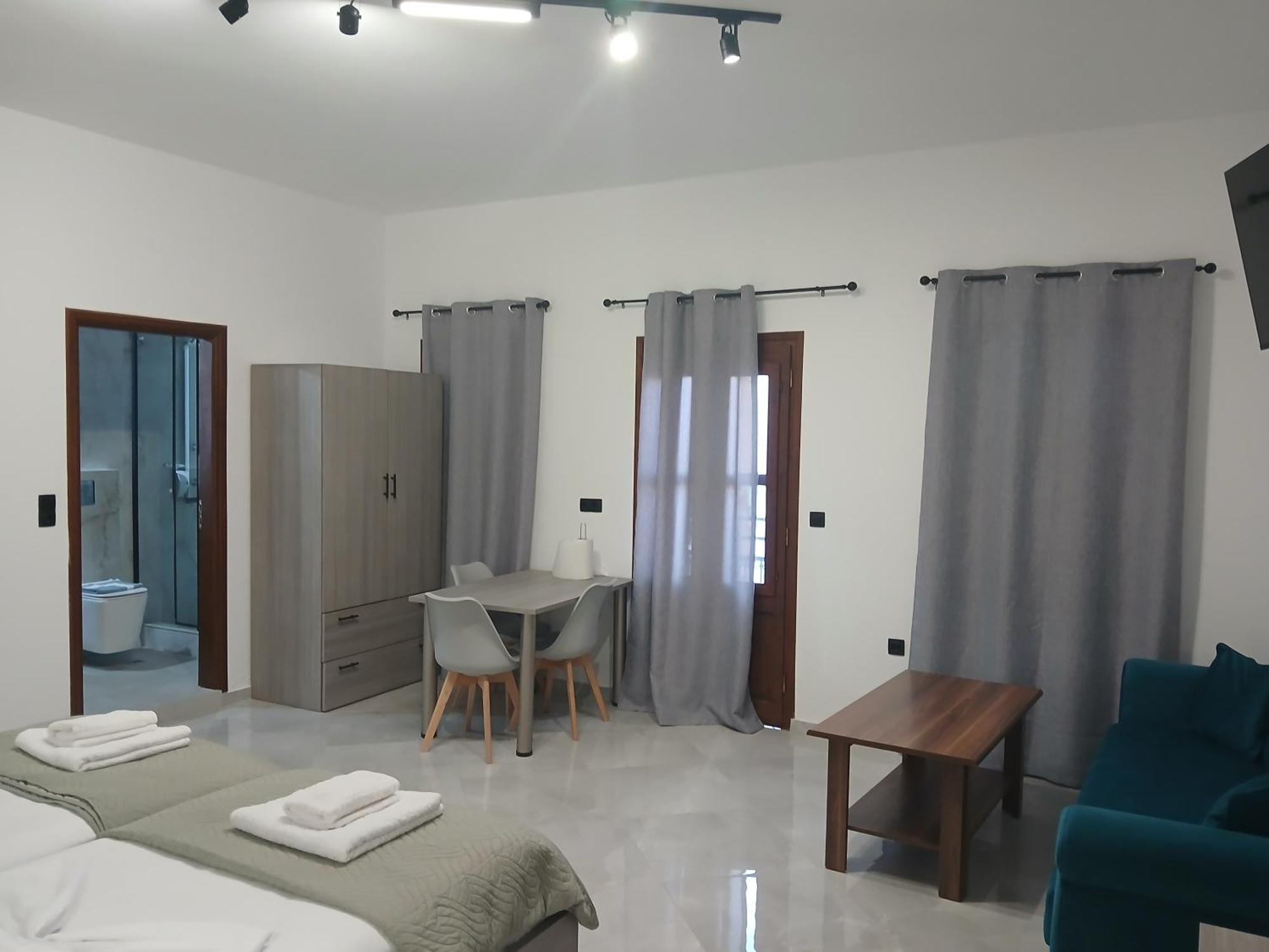 Kastello Appartement Meyísti Buitenkant foto